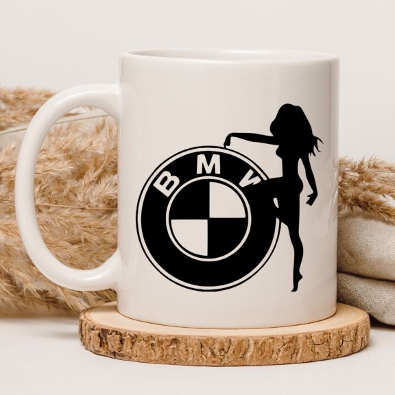 Kubek biały 330 ml z motoryzacyjnym wzorem i sylwetką – świetny gadżet dla fanów kawy