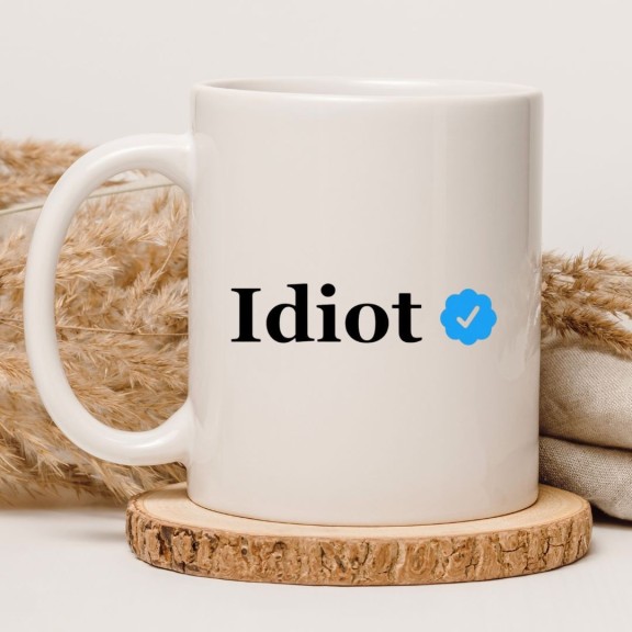 Kubek biały 330 ml z humorystycznym napisem, świetny gadżet do pracy dla fanów kawy