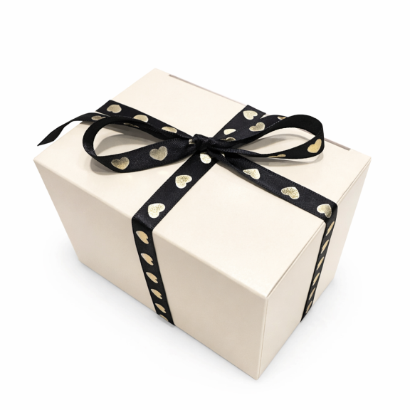 Pakowanie na prezent – kartonik i wstążka | Eleganckie opakowanie